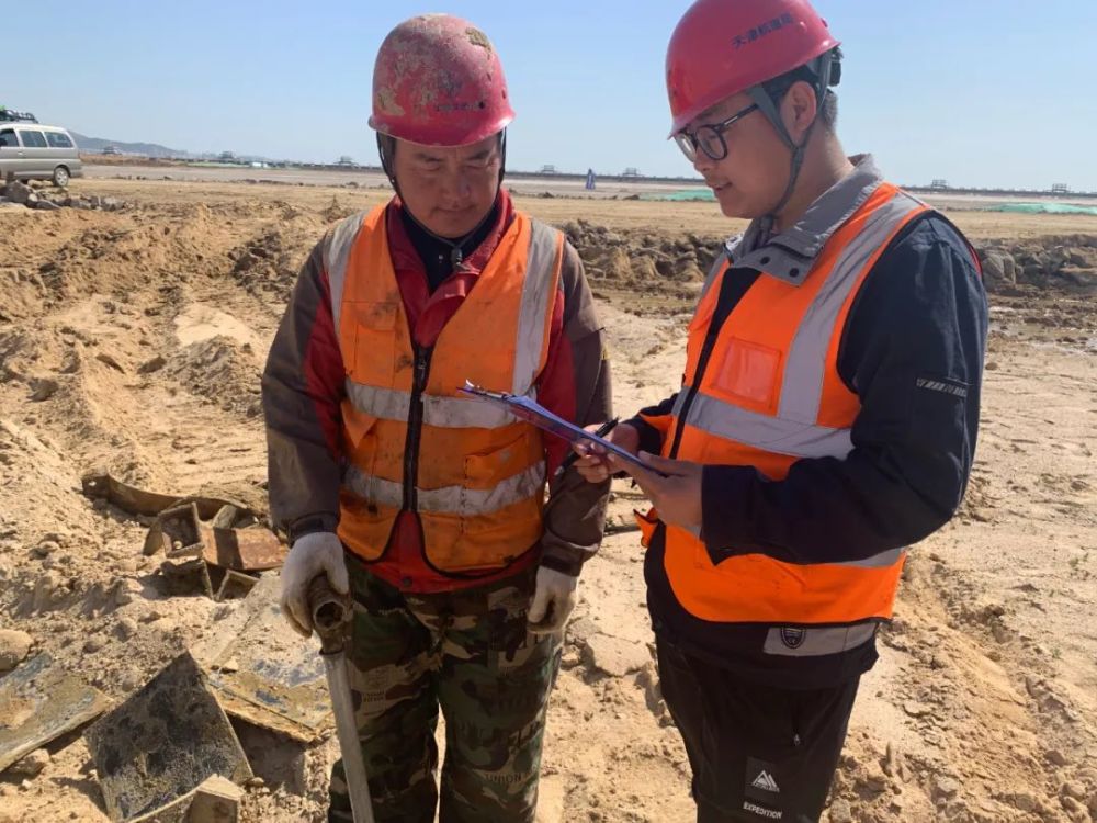 1681268901468392.jpg 施工员.jpg